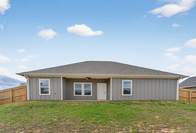 203 Toro Dr., Winona, TX 75792