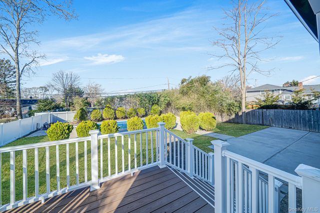 20 Marilynn Street, East Islip, NY 11730
