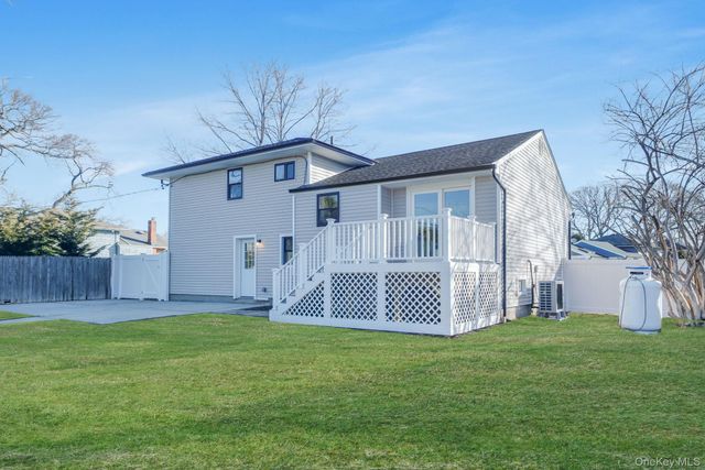 20 Marilynn Street, East Islip, NY 11730