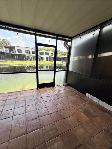 9717 N New River Canal Road 406, Plantation, FL 33324