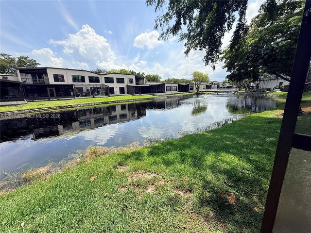 9717 N New River Canal Road 406, Plantation, FL 33324