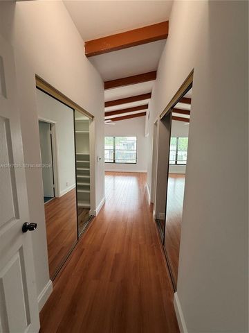9717 N New River Canal Road 406, Plantation, FL 33324