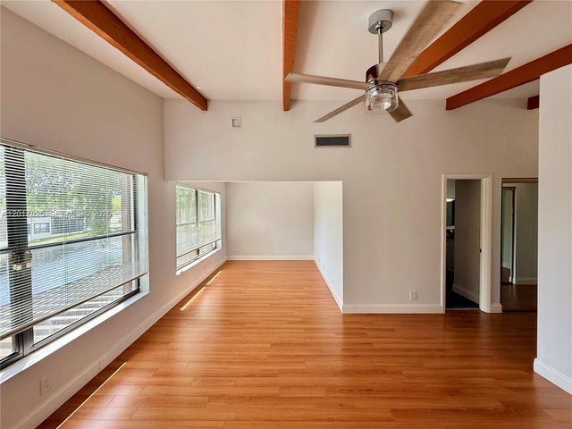 9717 N New River Canal Road 406, Plantation, FL 33324