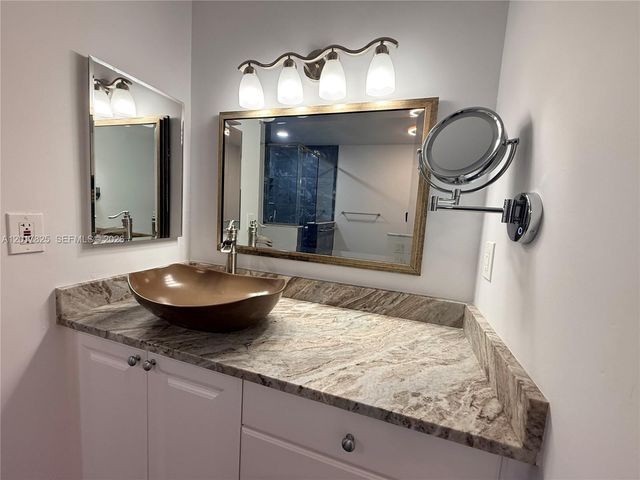 9717 N New River Canal Road 406, Plantation, FL 33324