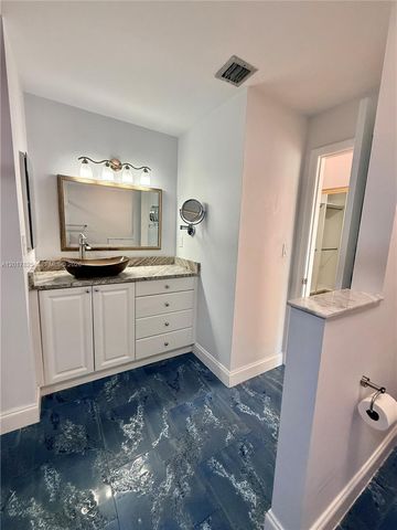 9717 N New River Canal Road 406, Plantation, FL 33324