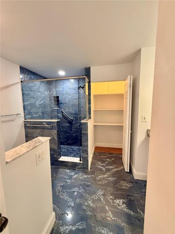 9717 N New River Canal Road 406, Plantation, FL 33324