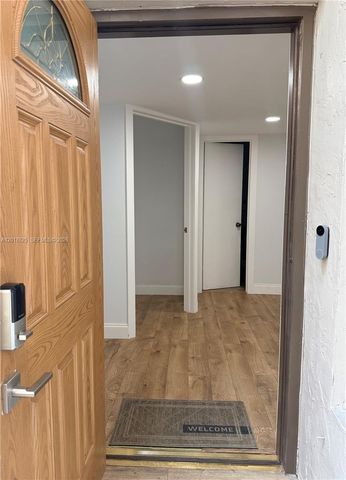 9717 N New River Canal Road 406, Plantation, FL 33324