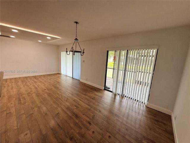 9717 N New River Canal Road 406, Plantation, FL 33324