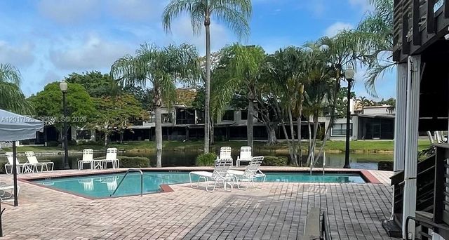 9717 N New River Canal Road 406, Plantation, FL 33324