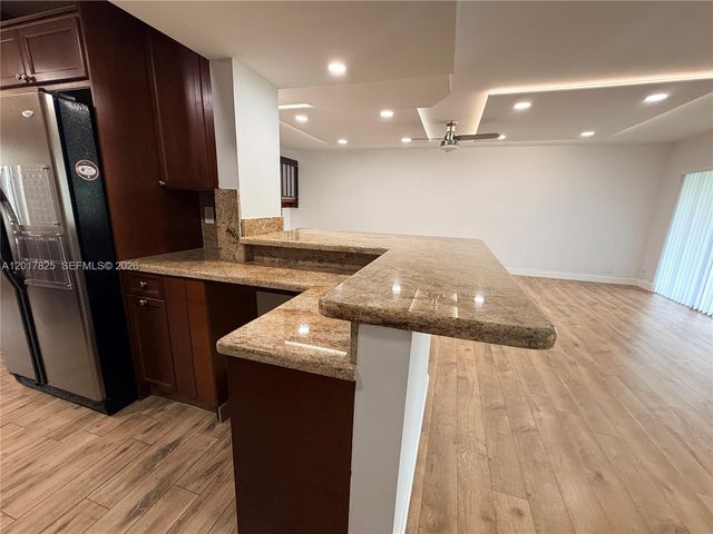 9717 N New River Canal Road 406, Plantation, FL 33324