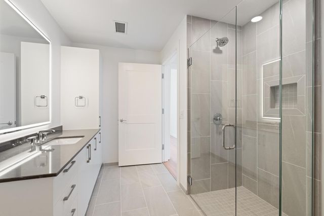 1212 Demonbreun St Apt 614, Nashville, TN 37203