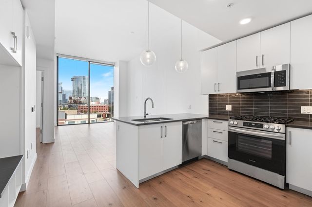 1212 Demonbreun St Apt 614, Nashville, TN 37203