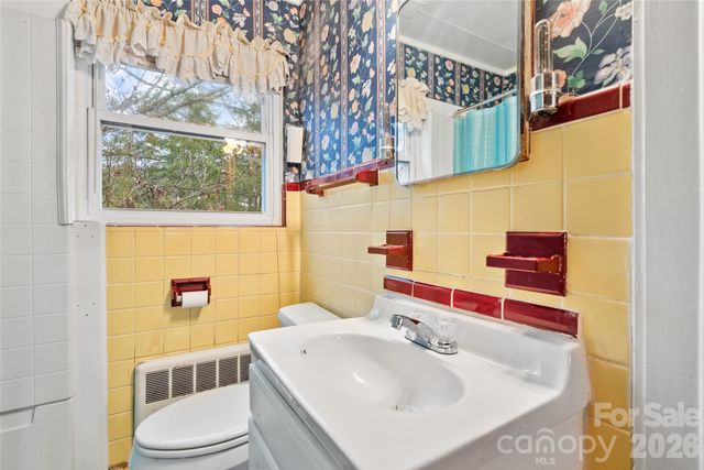 474 N Main Street, Mars Hill, NC 28754