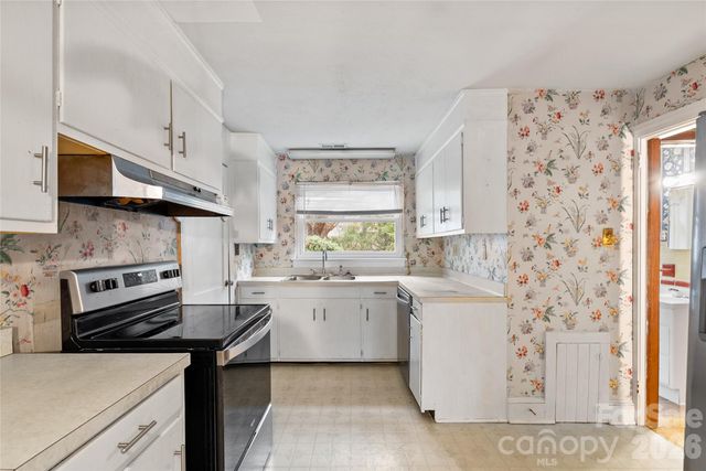 474 N Main Street, Mars Hill, NC 28754