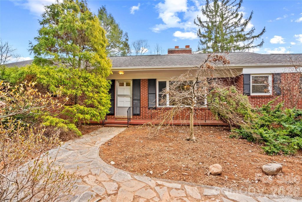 474 N Main Street, Mars Hill, NC 28754