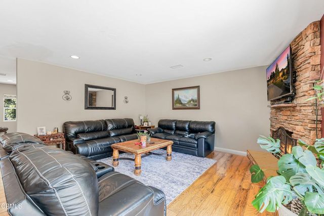 936 El Segundo Drive, Thousand Oaks, CA 91362