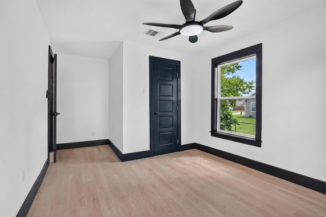 1506 Clay Street, Brenham, TX 77833