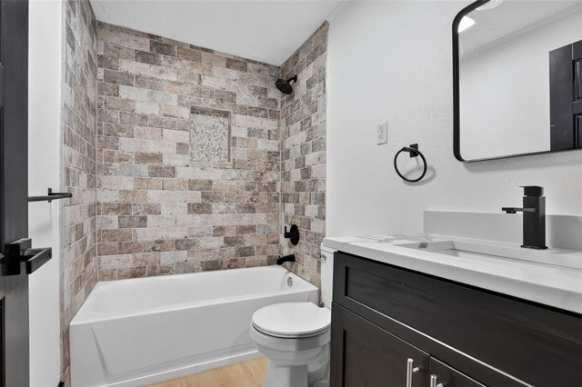 1506 Clay Street, Brenham, TX 77833