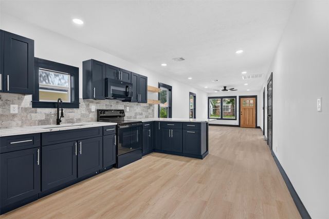 1506 Clay Street, Brenham, TX 77833
