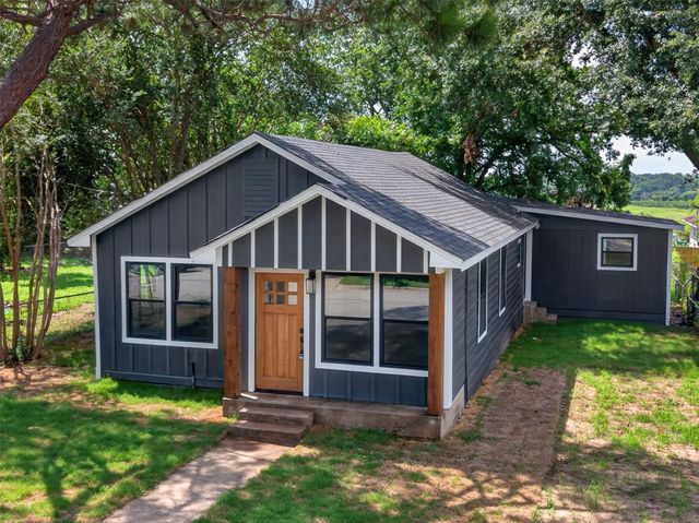 1506 Clay Street, Brenham, TX 77833