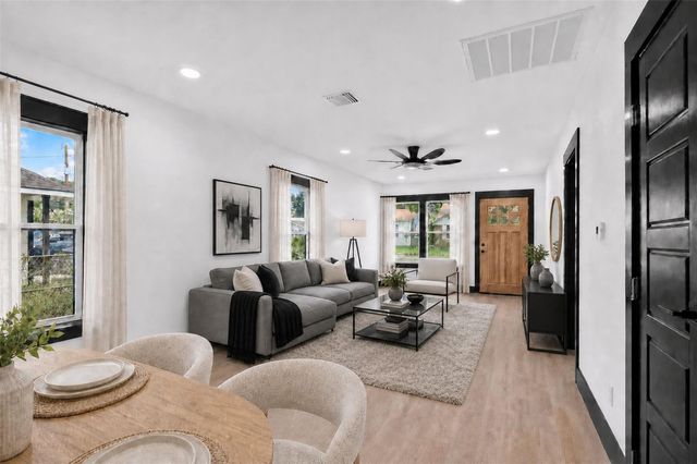 1506 Clay Street, Brenham, TX 77833