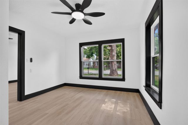 1506 Clay Street, Brenham, TX 77833