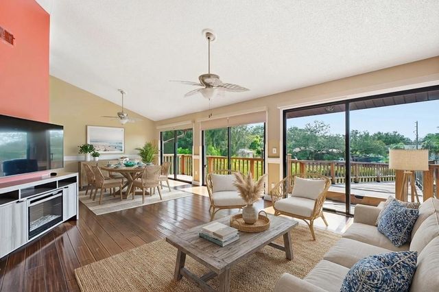5 VENETIAN COURT, Tarpon Springs, FL 34689