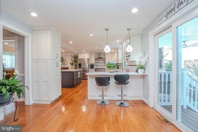 6 MILLSTONE DR, Cranbury, NJ 08512