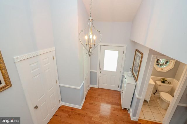 6 MILLSTONE DR, Cranbury, NJ 08512
