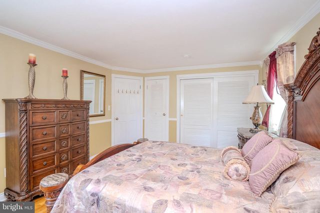 6 MILLSTONE DR, Cranbury, NJ 08512