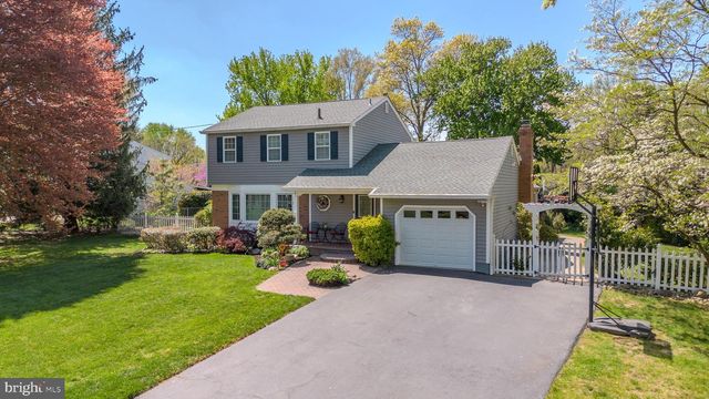 6 MILLSTONE DR, Cranbury, NJ 08512