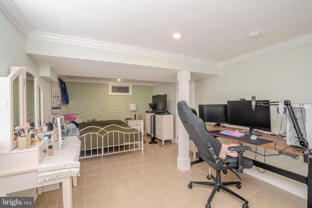 6 MILLSTONE DR, Cranbury, NJ 08512
