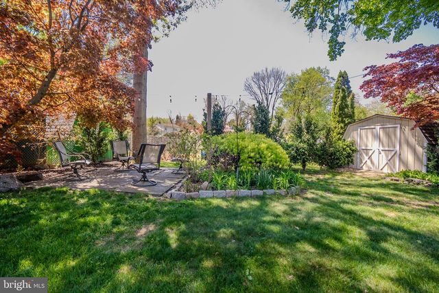 6 MILLSTONE DR, Cranbury, NJ 08512