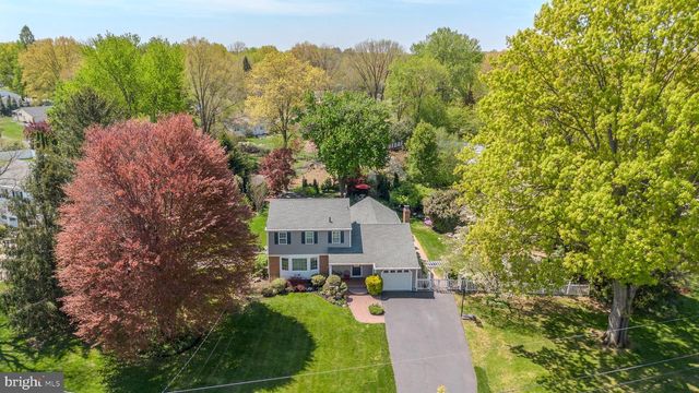 6 MILLSTONE DR, Cranbury, NJ 08512