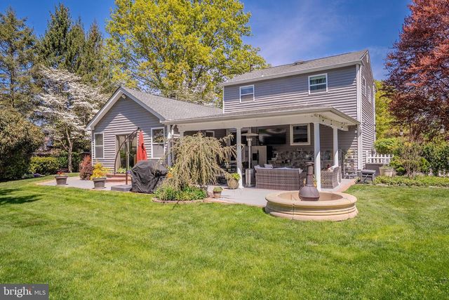 6 MILLSTONE DR, Cranbury, NJ 08512