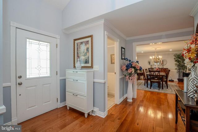 6 MILLSTONE DR, Cranbury, NJ 08512