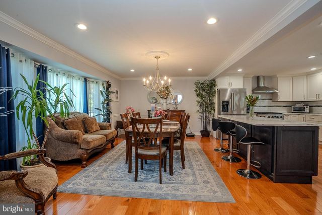 6 MILLSTONE DR, Cranbury, NJ 08512