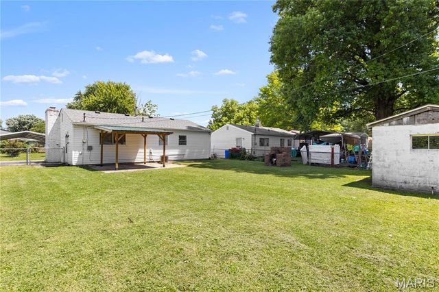 2404 Meadowlane Drive, Mitchell, IL 62040