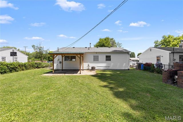 2404 Meadowlane Drive, Mitchell, IL 62040