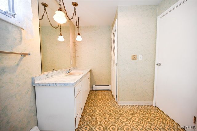 33 Owahn Place, Buffalo, NY 14210