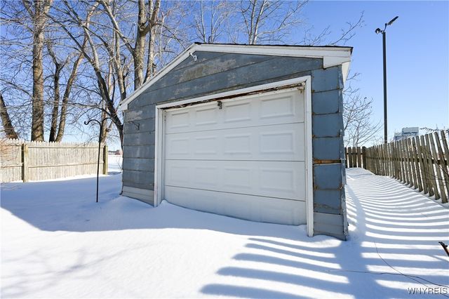 33 Owahn Place, Buffalo, NY 14210