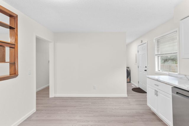 137 N Wynwood Avenue, Republic, MO 65738