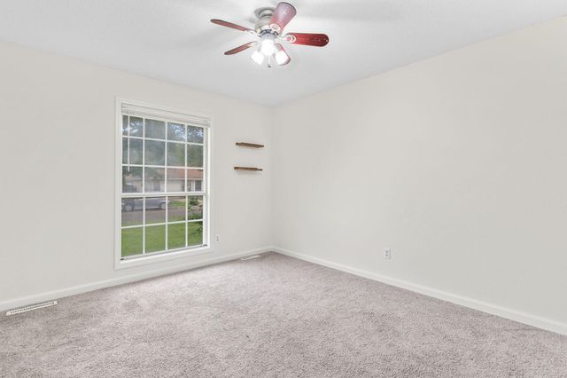 137 N Wynwood Avenue, Republic, MO 65738