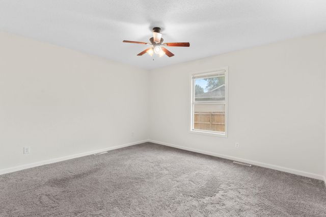 137 N Wynwood Avenue, Republic, MO 65738