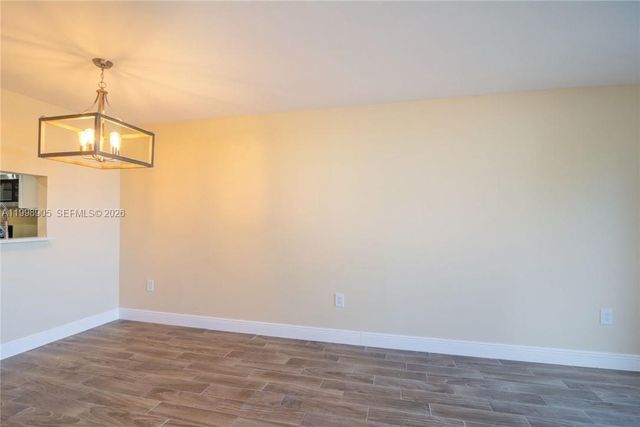 1100 Colony Point Circle 105, Pembroke Pines, FL 33026
