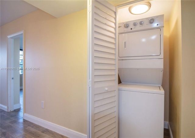 1100 Colony Point Circle 105, Pembroke Pines, FL 33026