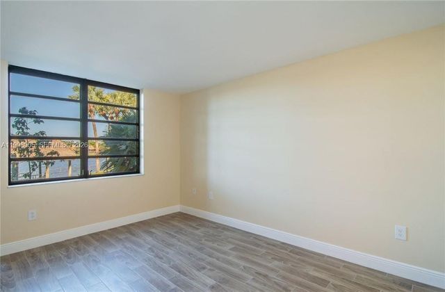 1100 Colony Point Circle 105, Pembroke Pines, FL 33026
