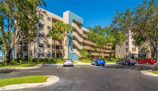 1100 Colony Point Circle 105, Pembroke Pines, FL 33026