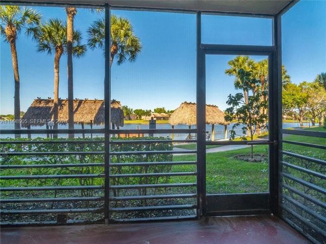 1100 Colony Point Circle 105, Pembroke Pines, FL 33026