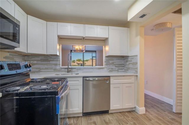 1100 Colony Point Circle 105, Pembroke Pines, FL 33026
